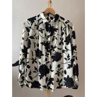 ราคา H&M มือสอง ของแท้ เสื้อลายกราฟฟิคดอกไม้ สีดำขาว ผ้าชีฟอง size M สภาพนางฟ้า สวยมาก (27320765274)