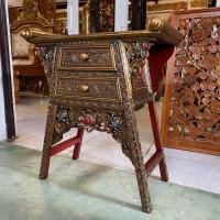 ราคา ตู้ทอง 2 ลิ้นชัก ตู้ไม้แกะสลัก ตู้จีน โต๊ะจีน สูง 65 x กว้าง 60 x ลึก 35 cm. ทำจากไม้เนื้อแข็ง สีทองโบราณ โต๊ะวางพระบูชา (25686069393)