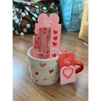 ราคา ส่งต่อ มือ1 ชุดของขวัญวาเลนไทน์ แก้วมัค พร้อมกิ้บหนีบผม แก้วกาแฟ เข้าไมโครเวฟได้ เซรามิค ลายหัวใจ (28443903574)