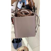 ราคา Charles & Keith Structured Drawstring Bucket Bag (4476282373)