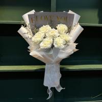 ราคา ช่อดอกไม้กุหลาบขาว (White Rose Bouquet) (40276710404)