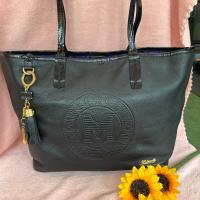 ราคา Metro City แท้ ฐาน12" ปาก14" กว้าง5" สูง10" ช้อปปิ้งหนังแท้ มีกระเป๋ากลางถอดได้ ใส่ของได้เยอะ มีช่องซิปแยกสัมภาระได้อีก (22043010977)