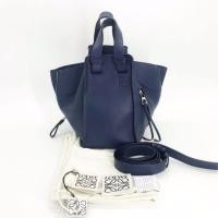 ราคา Used Loewe hammock small สภาพใช้งานทั่วไป ไม่มีตำหนิหนัก มุมสวยไม่มีรอย อุปกรณ์ การ์ด ถุงผ้า สายสะพาย Sale❌39,900 net (1991979755)