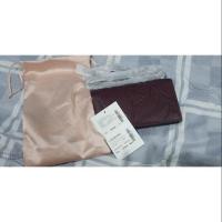 ราคา กระเป๋าสตางค์ใบยาว ยี่ห้อ Lyn around แท้ 100% (7831280602)