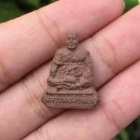 ราคา รูปเหมือนลอยองค์หลวงพ่อจำเนียร วัดถ้ำเสือ จ.กระบี่ ยุคต้นๆ เนื้อดินเจ็ดป่าช้าผสมผง (20994646495)