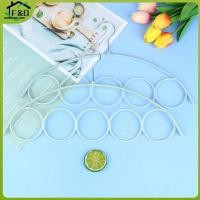 ราคา F&O 1 ชิ้นที่แขวนผ้าพันคอสําหรับผ้าพันคอพลาสติกวงกลมคอผูกผ้าพันคอที่แขวนออแกไนเซอร์ (41277509248)