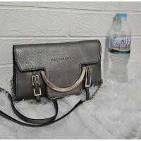 ราคา กระเป๋าหนังแท้ ยี่ห้อCoccinelle สีเทาใบเล็ก (45250956011)