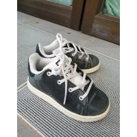 ราคา รองเท้าเด็ก Adidas StanSmith ผูกเชือก สีดำเงา ไซส์ 13.5 cm. (มือสอง/สภาพใหม่) (15548469921)