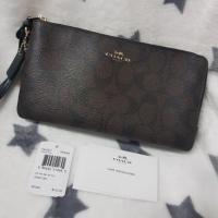 ราคา (Used like new) coach คล้องมือ2ซิป ใบยาว ลายcน้ำตาลเข้ม (1338672599)