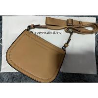 ราคา Calvin Klein แท้100%สภาพใหม่มาก (18334734786)