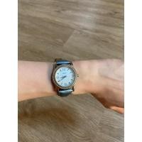 ราคา Used นาฬิกาข้อมือผู้หญิง DKNY สายหนัง หน้าปัดมุก สีฟ้า หวานๆ รุ่น NY8484 ส่งต่อ 159฿ (26518506257)