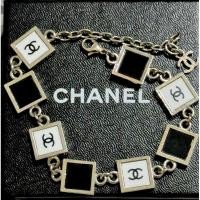 ราคา สร้อยข้อมือ ลงยา ขาว-ดำ Chanel แท้ (27506958709)