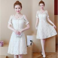 ราคา ชุดเดรสสีครีม เดรสผ้าลูกไม้ออกงาน สีครีม m l xl xxl (2170706724)