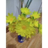 ราคา ดอกบัว (ช่อดอกบัว สีเหลือง 1ช่อ 5ดอก ใส่แจกันสวยๆๆ ถวายพระ ใส่แจกันสวยๆๆตกแต่ง ดอกไม้ไหว้พระ ดอกบัวปลอมอย่างดี สวยคุ้ม (29150786453)