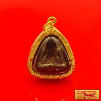 ราคา พระเครื่อง พระปิดตา หลวงพ่อแก้ว วัดเครือวัลย์ ชลบุรี เนื้อผงใบลาน เลี่ยมกรอบทอง ชุบเศษทองเยาวราช 100 % (46952947658)