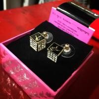 ราคา ต่างหู playboy แท้ (695509184)