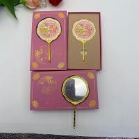 ราคา กระจกแต่งหน้า มังกรฟีนิกซ์ เฉิงเซียง แบบพกพามือถือวัฒนธรรมสร้างสรรค์โลหะกระจกแต่งหน้าย้อนยุคแบบพกพากระจกขนาดเล็กของที่ระลึกนัก (41814791223)