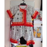 ราคา ชุดเด็กดอยผ้าฝ้ายพื้นเมือง แต่งไหมพรมสีแดงแต่งกระดิ่งกรุ้งกริ้ง (1845415266)