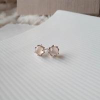 ราคา Moonstone Earring​ ต่างหูมูนสโตน (1705609284)