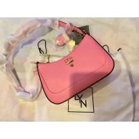 ราคา LYN กระเป๋าสะพายไหล่สีชมพู แท้100% (22890697400)