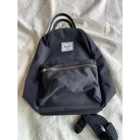 ราคา กระเป๋าเป้ Herschel Supply สีดำ รุ่น Nova Mini Used like New (25772783371)