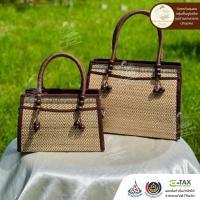 ราคา กระเป๋าถือ ทำจากเสื่อกก งานฝีมือชุมชน ถือได้คล้องแขนได้ รุ่นขายดี (13469394412)