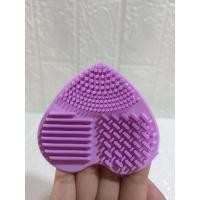 ราคา The bakery ซิลิโคนทำความสะอาดแปรงแต่งหน้ารูปหัวใจ (25688346602)