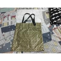 ราคา Baobao block c มือสอง สภาพใช้งาน ตัวกระเป๋าสภาพดี แต่สายชำรุด ขอคนรับได้ค่ะ (2767549760)