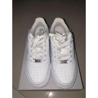 ราคา NIKE Air Force 1 LE (GS) สีขาว ของแท้ มือสองสภาพใหม่ (22850224573)