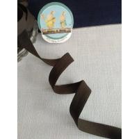 ราคา ริบบิ้นกำมะหยี่ด้าน เนื้อนิ่ม สีน้ำตาล Dark Walnut ขนาด 1.2 ซม. ราคา 1 หลา 15 บาท ริบบิ้นผ้า (6856988784)