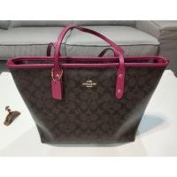 ราคา พร้อมส่ง แท้ % Coach รุ่น CITY ZIP TOTE (COACH F36876) IM/Brown/Craberry (2883733702)