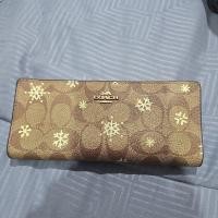 ราคา กระเป๋าสตางค์ Coach รุ่น Slim Wallet ลาย Signature Canvas พิมพ์ลายเกล็ดหิมะ แท้ มือ 2 (26444019006)