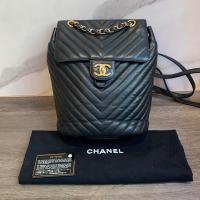ราคา CO230108101] Chanel / Chevron Backpack Lambskin GHW (23320873663)
