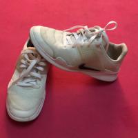 ราคา รองเท้าไนท์กี้มือสองสภาพดี 42 (4916280236)