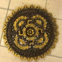 ราคา แผ่นไม้แกะสลัก ไม้สัก ไม้แกะสลัก ฉลุลาย ทรงกลม ตกแต่งด้วยสีทอง ปัดทอง ขนาด 45 cm.งานฝีมือ เหมาะสำหรับติดตกแต่งผนัง เพดาน (23632925813)