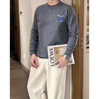 ราคา เสื้อยืดแขนยาวคอกลมสำหรับผู้ชายและผู้หญิง สไตล์ Louis Vuitton ฤดูใบไม้ร่วงปี 2025 (45353861261)