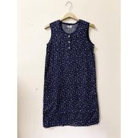 ราคา Uniqlo size M เดรสแขนกุดสีน้ำเงินลายดอก (18542697152)