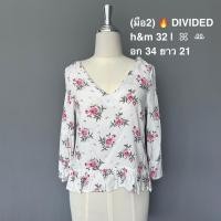 ราคา (มือ2) DIVIDED h&m 32 | ꕤ ꔛ อก 34 ยาว 21 | เสื้อแขนยาวสีขาวลายดอกกุหลาบแต่งระบาย (42903174333)