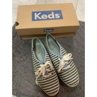 ราคา ส่งต่อ รองเท้า Keds สีลายทางเทาขาว พร้อมกล่อง (24072906164)