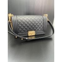 ราคา Used Chanel Boy 10" Caviar GHW Holo29 (4849465341)