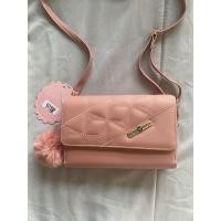 ราคา กระเป๋าสะพายข้าง E&G Forever Young มือ1 สีชมพูตุ่น (12775731194)