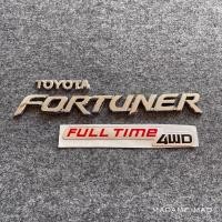 ราคา โลโก้ TOYOTA FORTUNER FULL TIME 4WD สีโครเมี่ยม (จำนวน 3 ชิ้น) (8522860479)