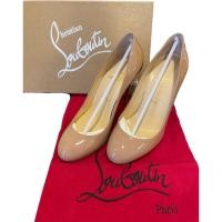 ราคา Christian Louboutin’s Patent Leather Heels รองเท้าส้นสูงของแท้ 100% (Used ใช้เองสภาพดี) Size 37 (9654820956)