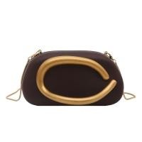 ราคา กระเป๋าคลัทช์ทรงแข็งทำจากหนัง PU ตกแต่งด้วยฮาร์ดแวร์โลหะ กระเป๋าถือหรูหราสำหรับออกงานกลางคืน (52004519568)