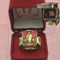 ราคา แหวนทองเหลือง หลวงพ่อเดิม ลงยา สีแดง ปี2478 วัดหนองโพ หัวแหวนฝังงาช้าง พร้อมกล่อง แหวนพระ (50203677083)