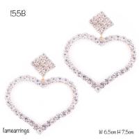 ราคา ต่างหูเพชรรูปหัวใจใหญ่สีทอง (1763939671)