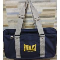 ราคา กระเป๋าสะพายข้าง EVERLAST แท้ มือสองสภาพสวย (2358977778)