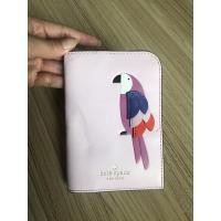 ราคา กระเป๋าใส่พาสปอร์ต Kate Spade New York มือสอง ของแท้% สีชมพูนม ลายนกแก้ว ❤️ (13897689666)