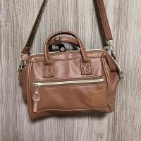 ราคา ส่งต่อ กระเป๋าสะพายข้าง anello (หนังสีน้ำตาล)(สินค้ามือสอง สภาพตามในรูป) (25440463464)