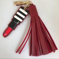 ราคา พร้อมส่ง พรีเมี่ยม SEPHORA พวงกุญแจรูปลิปสติกและพู่สีแดง แท้ % (922681777)